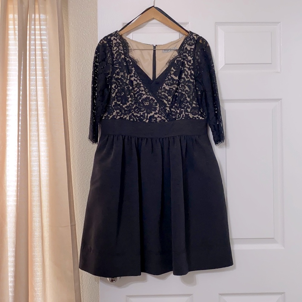 Perfect little black dress w/ pockets!